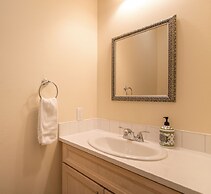 Hazel House 4 Bedroom Home by RedAwning