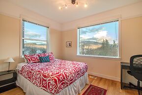 Hazel House 4 Bedroom Home by RedAwning