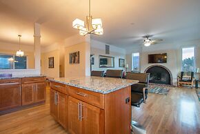 Hazel House 4 Bedroom Home by RedAwning