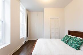 Huge Industrial Loft Near Mont-royal Metro