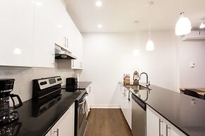 Huge Industrial Loft Near Mont-royal Metro