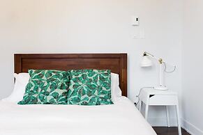 Huge Industrial Loft Near Mont-royal Metro