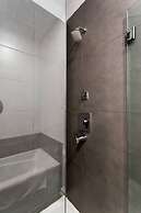 Huge Industrial Loft Near Mont-royal Metro