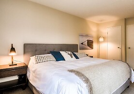 Huge 3 Bedroom Condo With a View