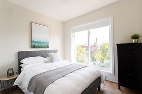 Spectacular and Modern Little Italy Penthouse