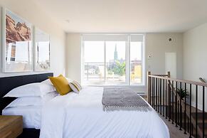 Spectacular and Modern Little Italy Penthouse