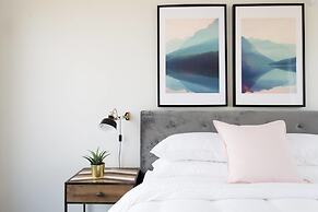 Stunning Split Level 3 BR Little Italy Apartment