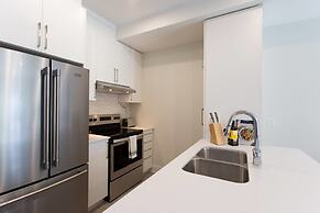Stunning Split Level 3 BR Little Italy Apartment