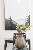 Stunning Split Level 3 BR Little Italy Apartment