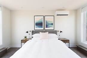 Stunning Split Level 3 BR Little Italy Apartment