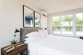 Stunning Split Level 3 BR Little Italy Apartment