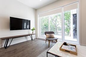 Stunning Split Level 3 BR Little Italy Apartment