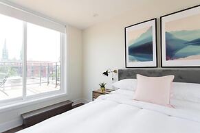 Stunning Split Level 3 BR Little Italy Apartment