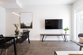 Stunning Split Level 3 BR Little Italy Apartment