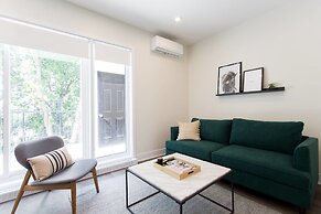 Stunning Split Level 3 BR Little Italy Apartment