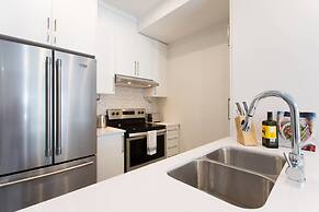 Stunning Split Level 3 BR Little Italy Apartment