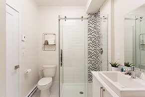 Stunning Split Level 3 BR Little Italy Apartment