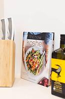 Stunning Split Level 3 BR Little Italy Apartment