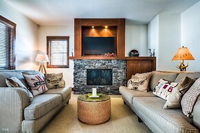 Mont-tremblant Country Chic Ski In/ski Out