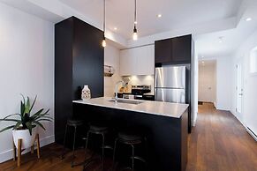 Spacious 2 Bedroom Condo in Little Italy