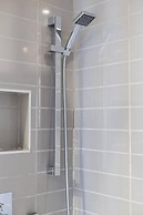 Spacious 2 Bedroom Condo in Little Italy