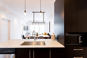 Spacious 2 Bedroom Condo in Little Italy