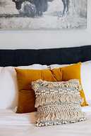 Spacious 2 Bedroom Condo in Little Italy