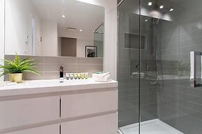 Spacious 2 Bedroom Condo in Little Italy