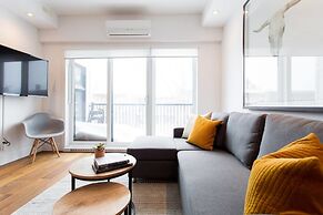 Spacious 2 Bedroom Condo in Little Italy