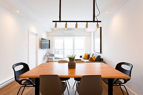 Spacious 2 Bedroom Condo in Little Italy