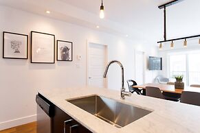 Spacious 2 Bedroom Condo in Little Italy