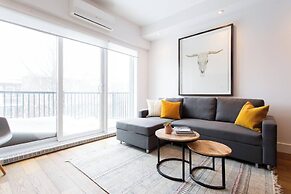 Spacious 2 Bedroom Condo in Little Italy