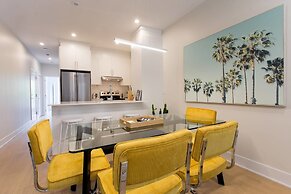 Perfect 2 Bdr, 2 Bath Landing for the Family