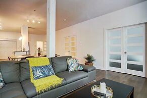 Spacious Industrial Loft in Le Plateau