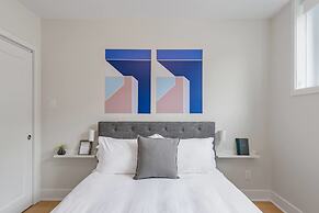 Cool and Comfortable 2 Bedroom Den