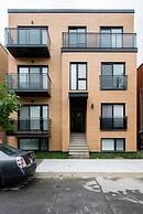 Cool and Comfortable 2 Bedroom Den