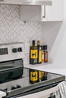 Cool and Comfortable 2 Bedroom Den