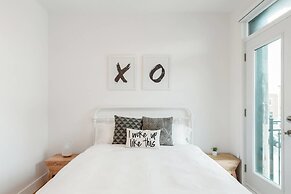 Hip, Stylish Apartment in Little Italy