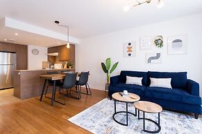 Fresh & Styled 2 Bedroom Apt in Mile End