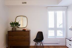 Fresh & Styled 2 Bedroom Apt in Mile End