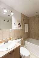 Fresh & Styled 2 Bedroom Apt in Mile End