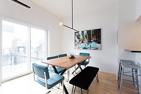 Stylish & Unique 3 Bdr Flat With Parking!