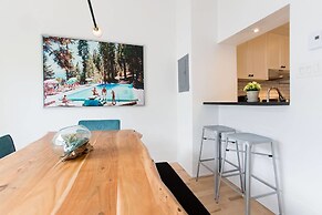 Stylish & Unique 3 Bdr Flat With Parking!