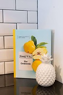 Stylish & Unique 3 Bdr Flat With Parking!