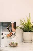 Exquisite Modern Condo in Little Italy