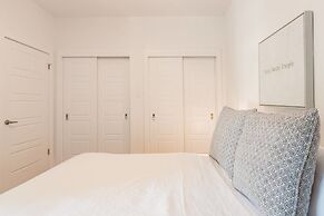 Exquisite Modern Condo in Little Italy