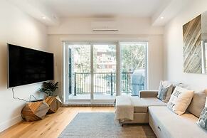 Exquisite Modern Condo in Little Italy