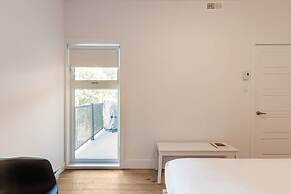 Exquisite Modern Condo in Little Italy