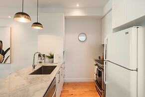 Exquisite Modern Condo in Little Italy