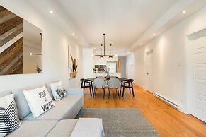 Exquisite Modern Condo in Little Italy